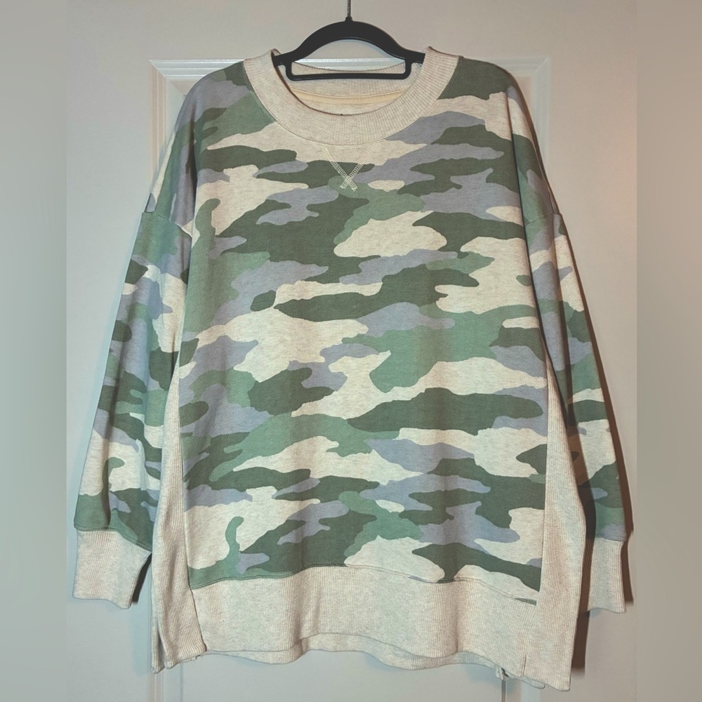 SOLD Aerie | Oversized Desert Green Camo Sweatshirt Size Medium - Picture 5 of 8